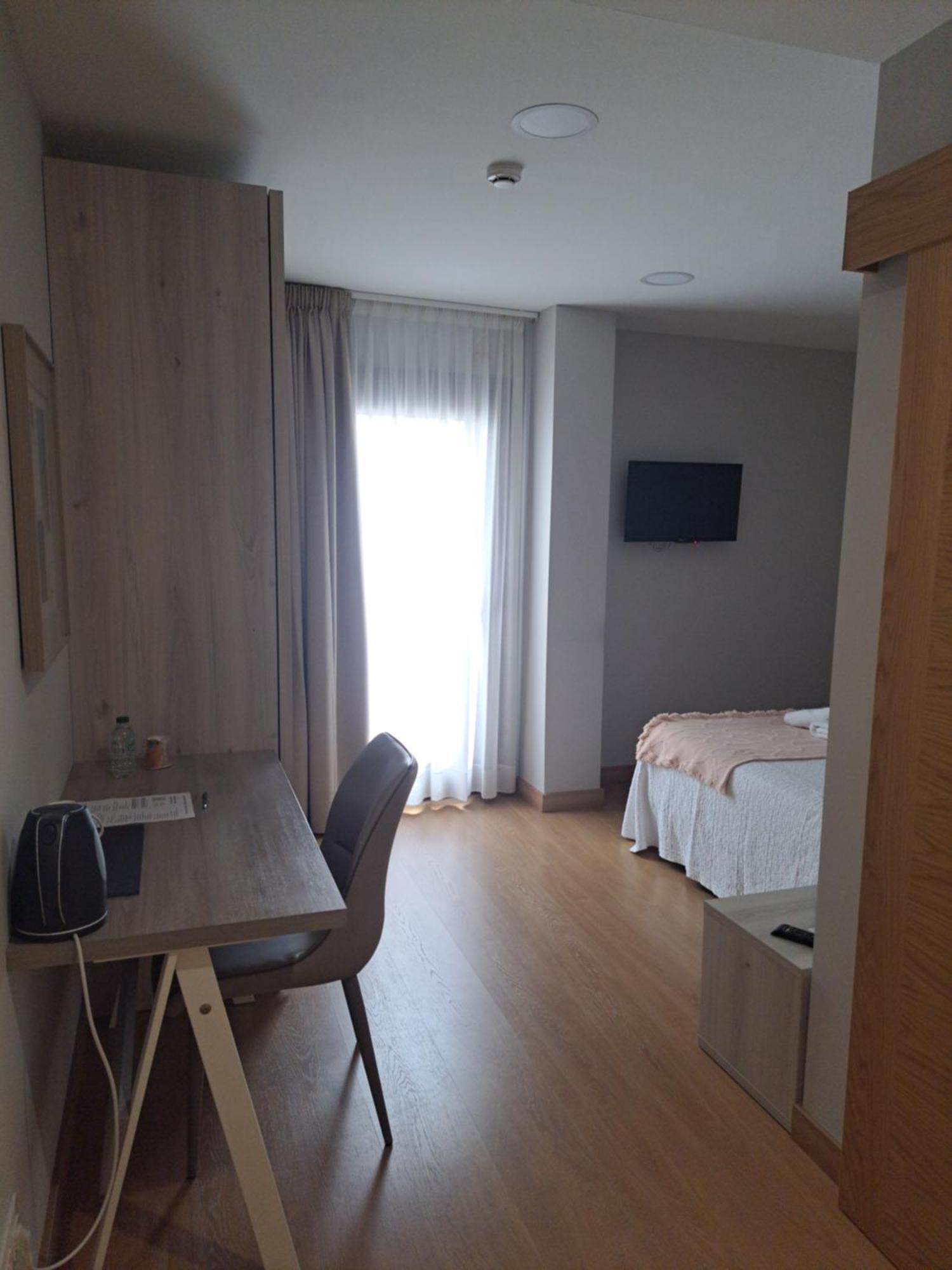 Hotel Roquino Caldas De Reis Bagian luar foto